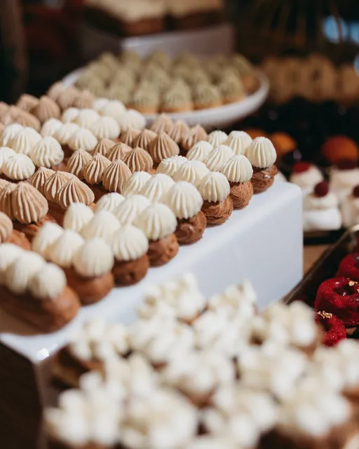 Mini deserturi pe candy bar